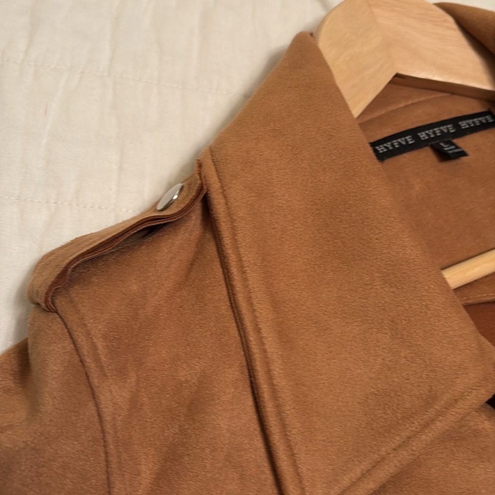 Women’s camel color three-quarter length pea coat - Picture 4 of 7
